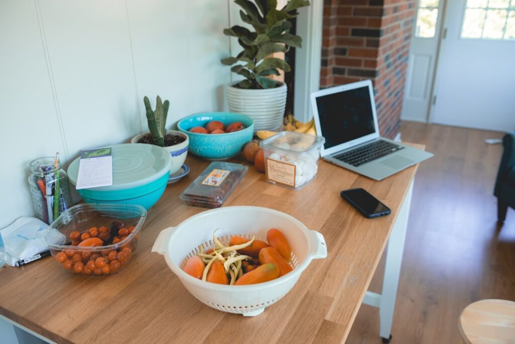Beautiful healthy and lunch and workspace inspiration for your home