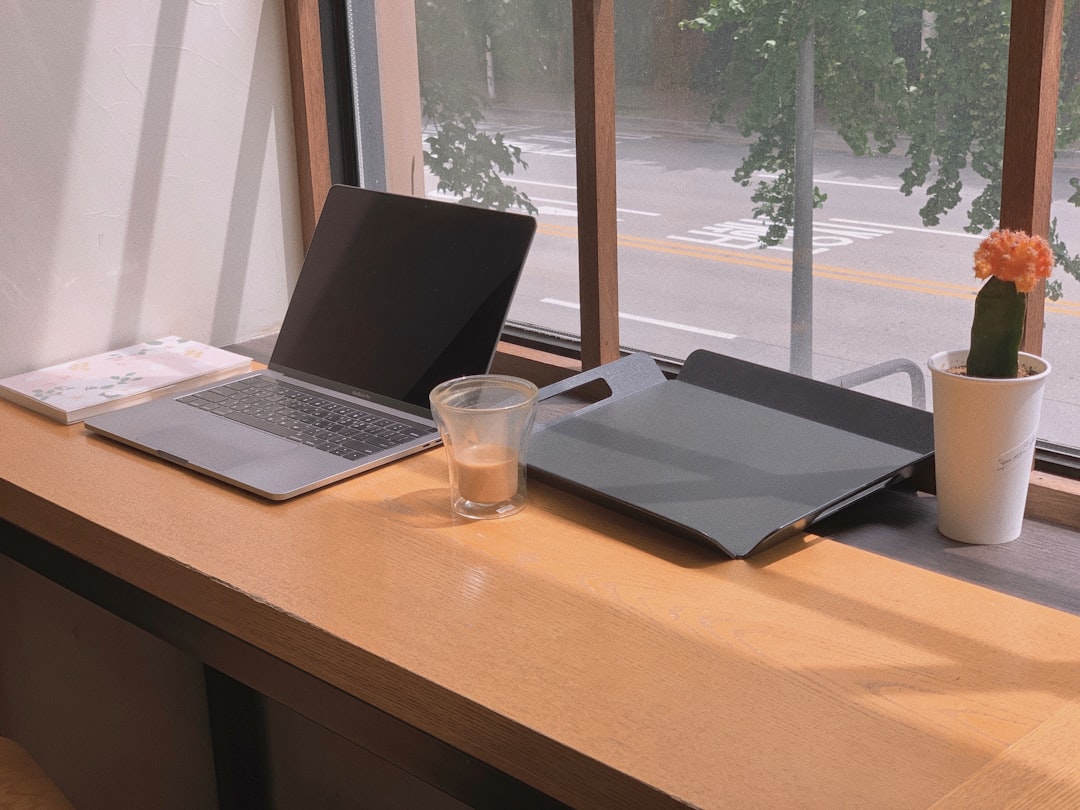 Beautiful healthy and lunch and desk inspiration for your home